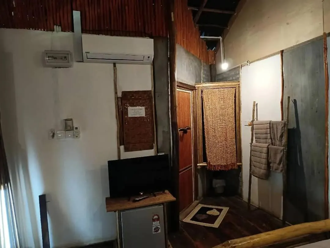 Motel Cahaya Wooden Studio Pantai Cenang