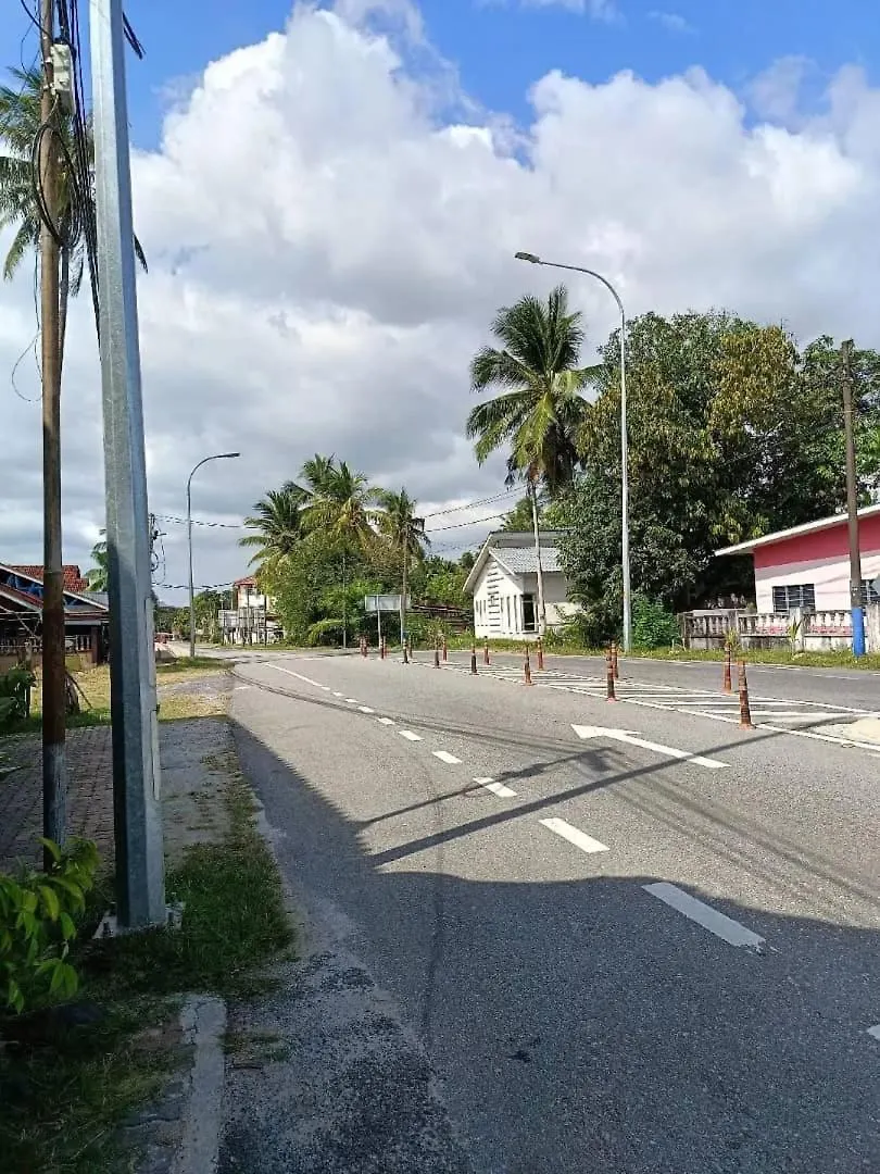 Cahaya Wooden Studio Pantai Cenang  Motel